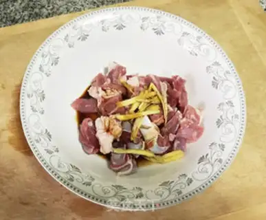 Make Sprinkled lamb rice step 0