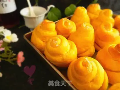 Make Pumpkin money rolls step 14