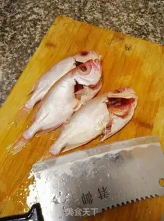 Make Red tomato seafood step 1