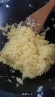 Make Gold and egg and rice step 6
