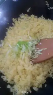 Make Gold and egg and rice step 8