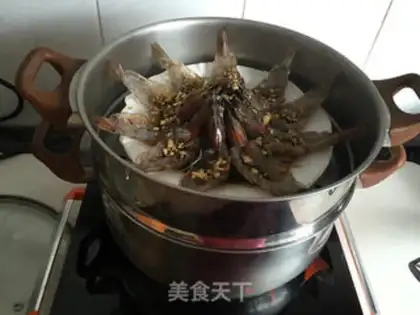 Make Flowers with rich shrimp step 7