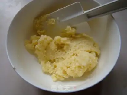 Make Coconut round bread step 2