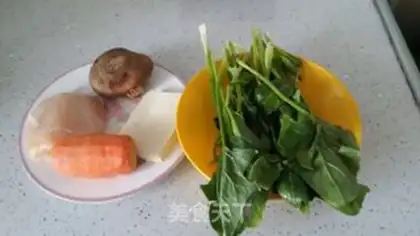 Make Spinach chicken meatball soup step 0