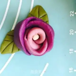 Make "Vioc Rose Ring." step 15