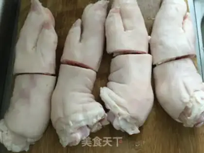 Make Roasted pig hoof step 0