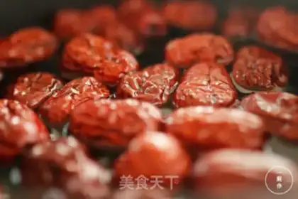 Make Red date soup step 1