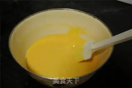 Make Flamingo cream roll step 3