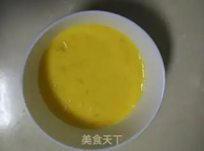 Make Yellow eggs step 1