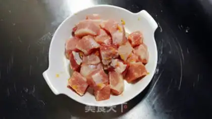 Make White fruit to roast pork with neck step 2