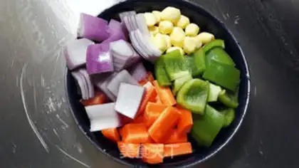 Make White fruit to roast pork with neck step 3