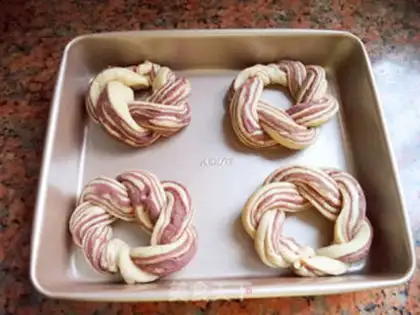 Make Bean-saloon bread step 10