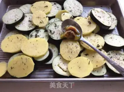 Make Vegetable salt pie step 5