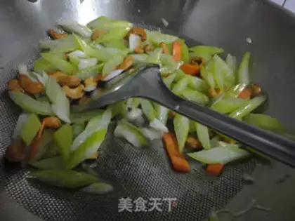 Make Celery lilies for cashew nuts step 11