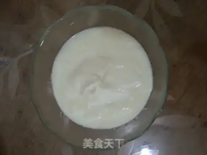 Make Fruit honey yogurt step 1