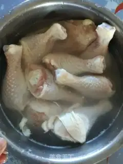 Make Roasted chicken legs for the Orleans burger step 0
