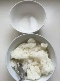 Make Avocado sushi step 1