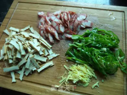 Make Pepper dry sausage step 1