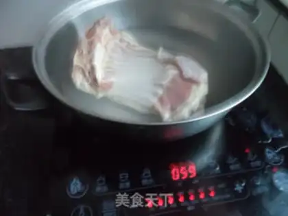 Make Fresh lamb chop soup step 1