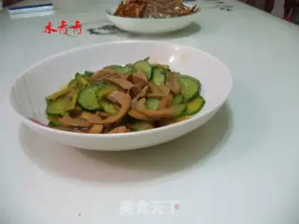 Make cucumber pig