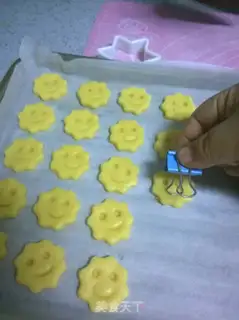 Make A smiley cookie step 6