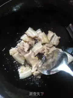 Make Garlic sprouts back to the pot step 4