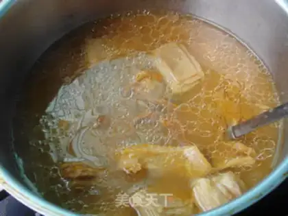 Make Worm and herbs and goat soup step 6