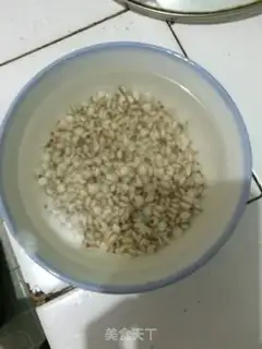 Make A healthy thin soup step 1