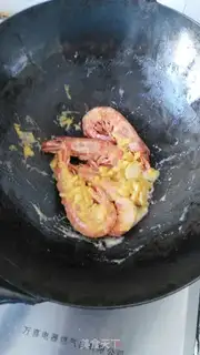 Make Golden garlic, South American shrimp step 6