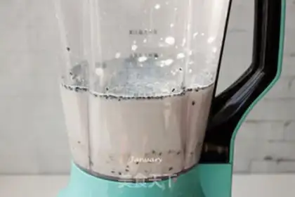 Make A oats banana shake step 4
