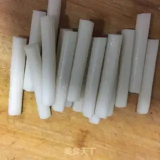 Make Red sugar fingers step 0