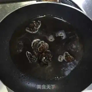 Make Red sugar fingers step 2