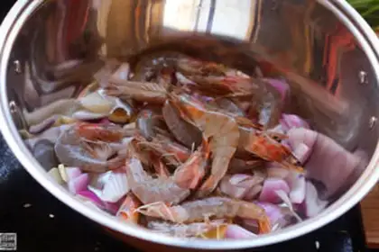 Make Curry shrimp step 2