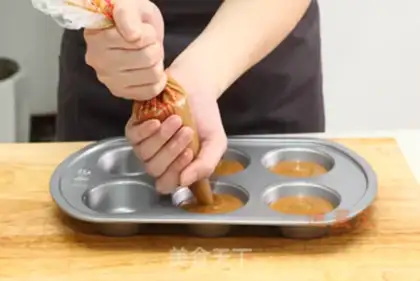 Make Almond chocolate cake step 5