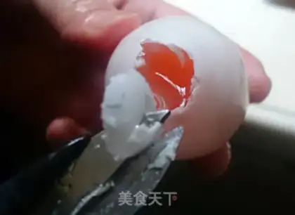 Make A tacky egg step 6