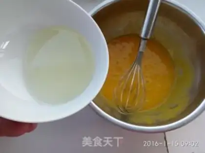 Make Strawberry jam cake rolls step 2