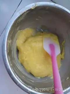 Make Strawberry jam cake rolls step 4