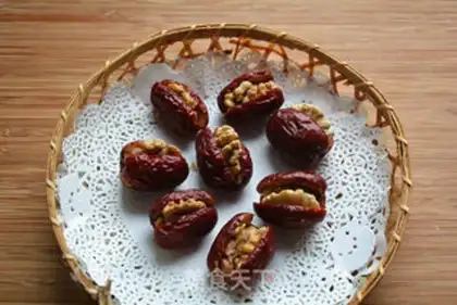 Make Trees and walnuts step 4