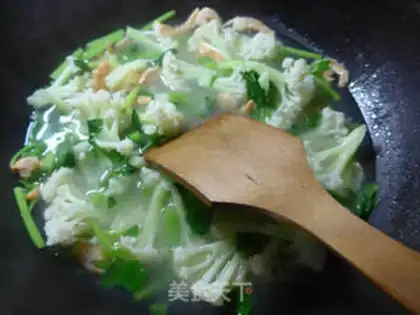 Make The celery opens the bouquet step 5