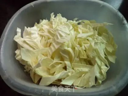 Make Spicy cabbage step 1
