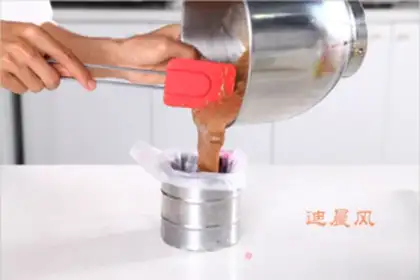 Make Chocolate cake step 4