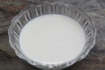 Make Slipped almonds step 1