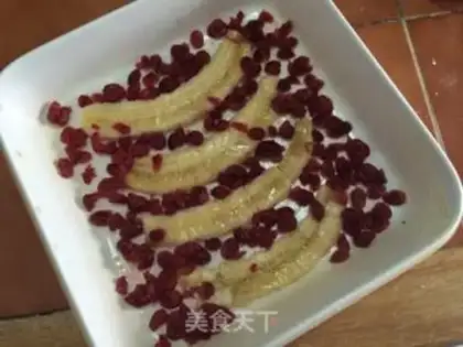 Make Flip banana cranberry cake step 3