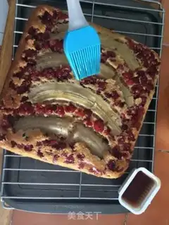 Make Flip banana cranberry cake step 15