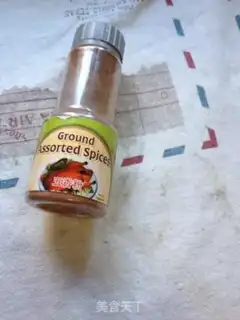 Make Chestnut beans dry-burn pig feet step 3
