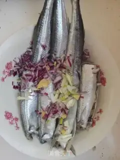 Make Red-burned pony fish step 2
