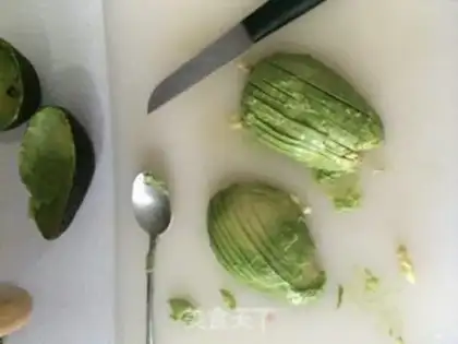 Make Breakfast avocado sandwiches step 2