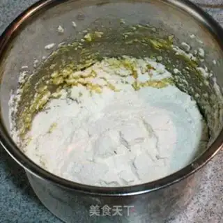 Make Straw hat frosting cookies step 2