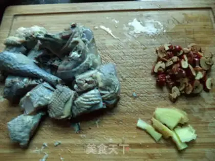 Make The rooster of Lotus step 2