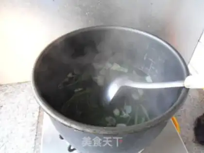 Make Spinach and eggflower soup step 2